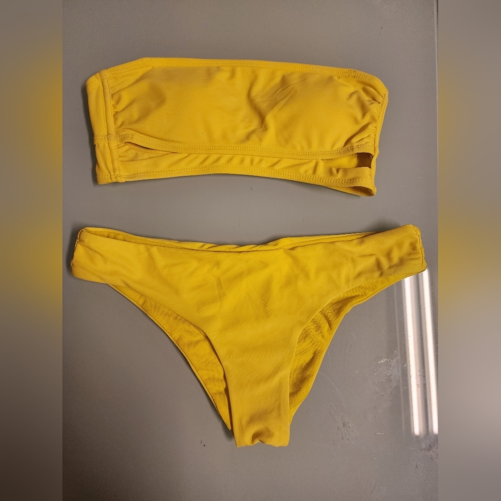 Cyn&luca yellow swimsuit, top size small,bottom size medium